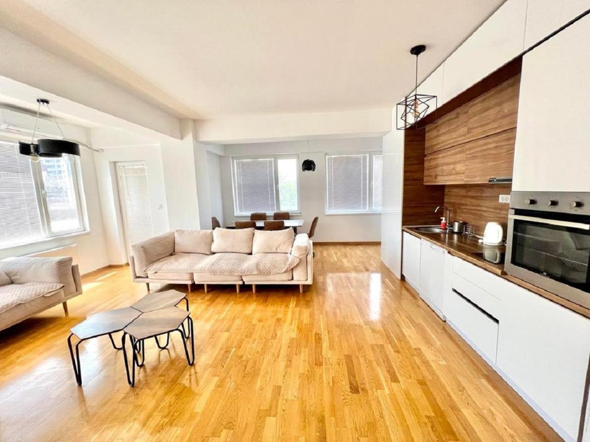 High-End Spacious Apartment Next To City Mall Σκόπια Εξωτερικό φωτογραφία