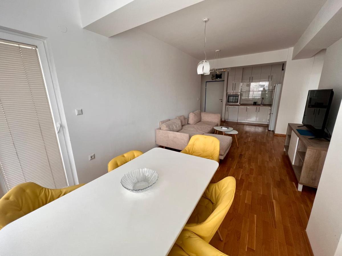 High-End Spacious Apartment Next To City Mall Σκόπια Εξωτερικό φωτογραφία