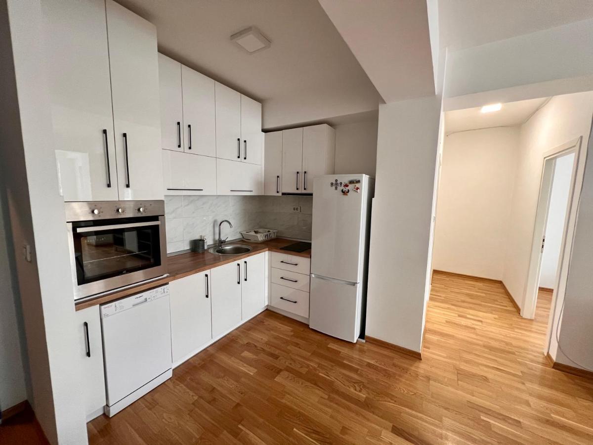 High-End Spacious Apartment Next To City Mall Σκόπια Εξωτερικό φωτογραφία