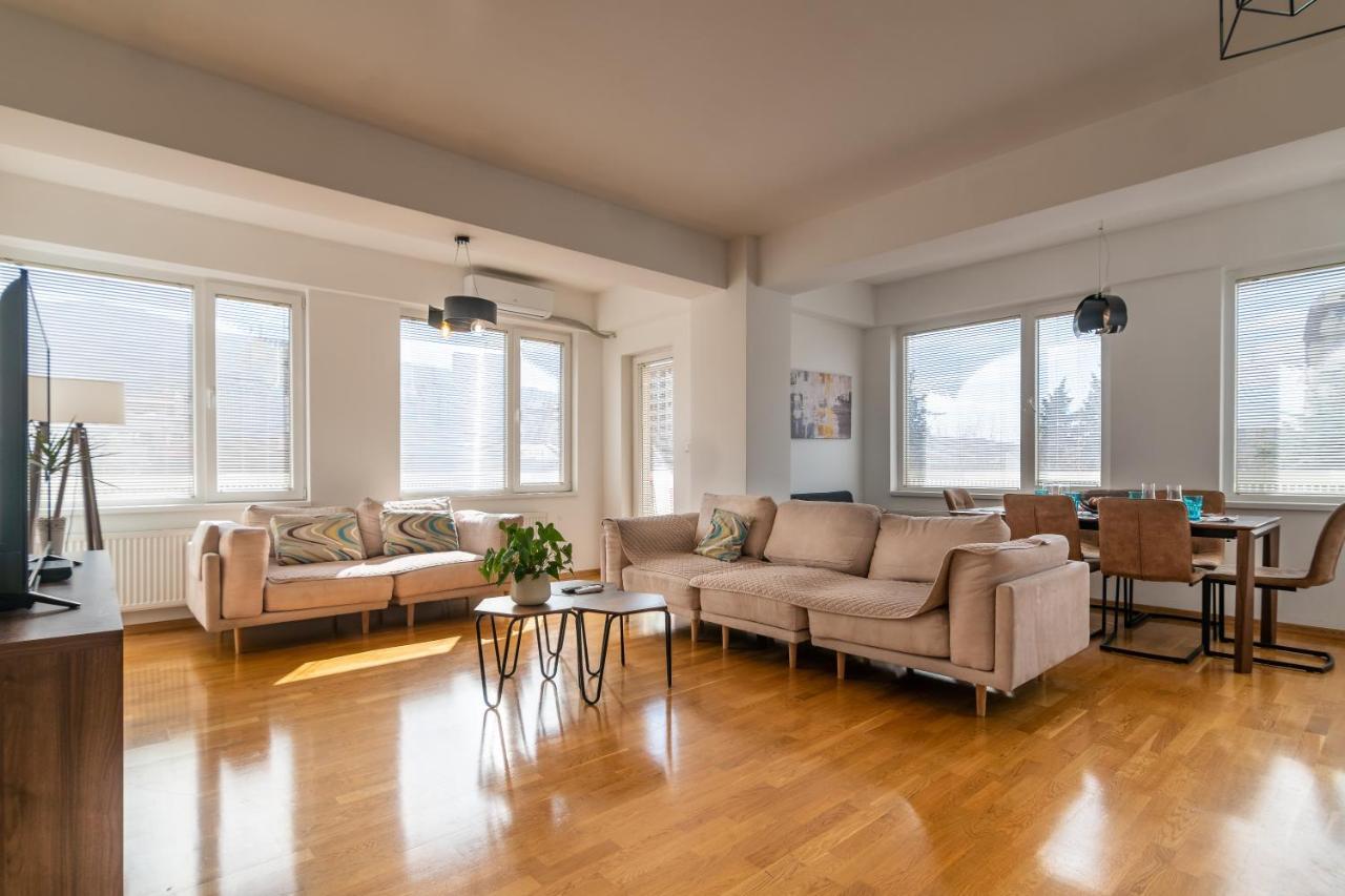 High-End Spacious Apartment Next To City Mall Σκόπια Εξωτερικό φωτογραφία