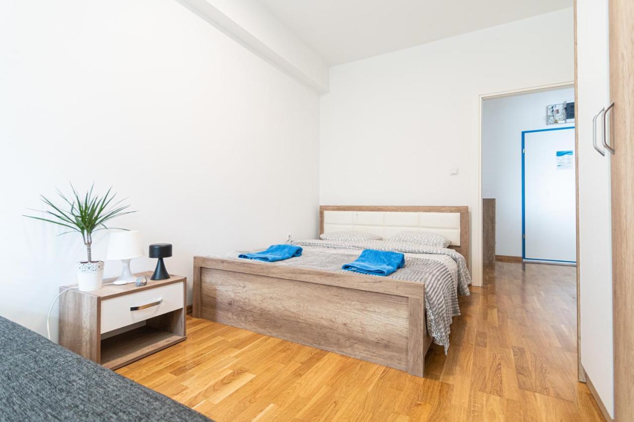 High-End Spacious Apartment Next To City Mall Σκόπια Εξωτερικό φωτογραφία
