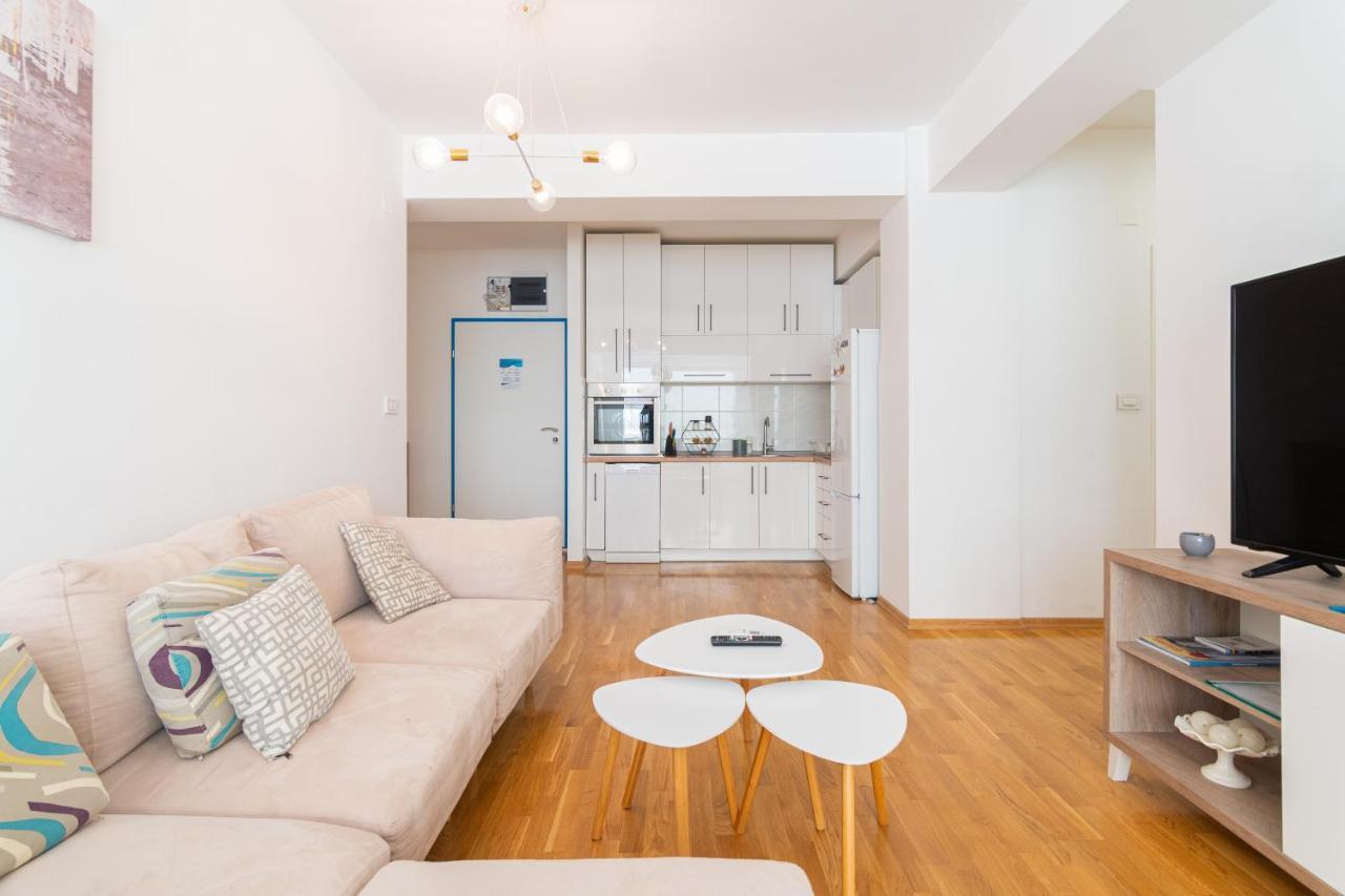 High-End Spacious Apartment Next To City Mall Σκόπια Εξωτερικό φωτογραφία