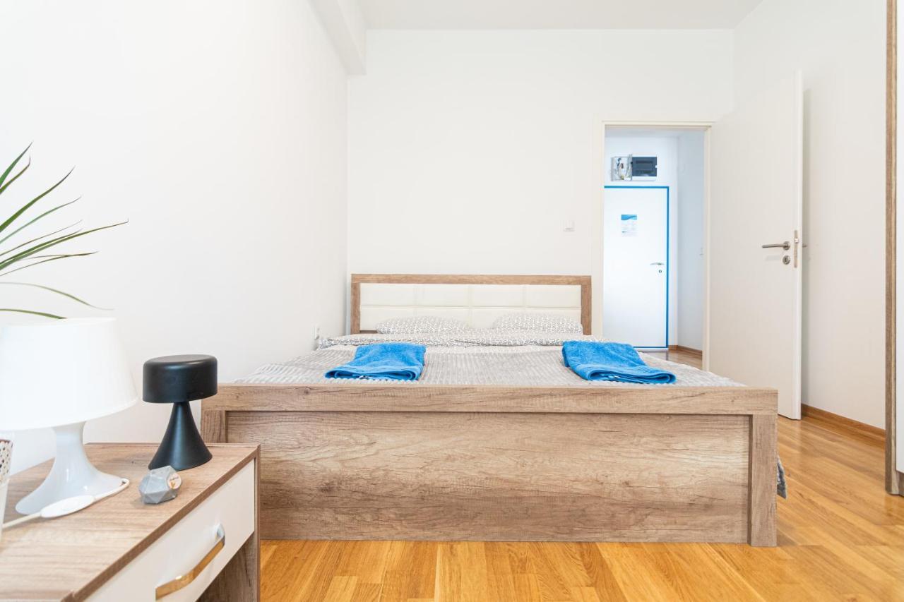 High-End Spacious Apartment Next To City Mall Σκόπια Εξωτερικό φωτογραφία