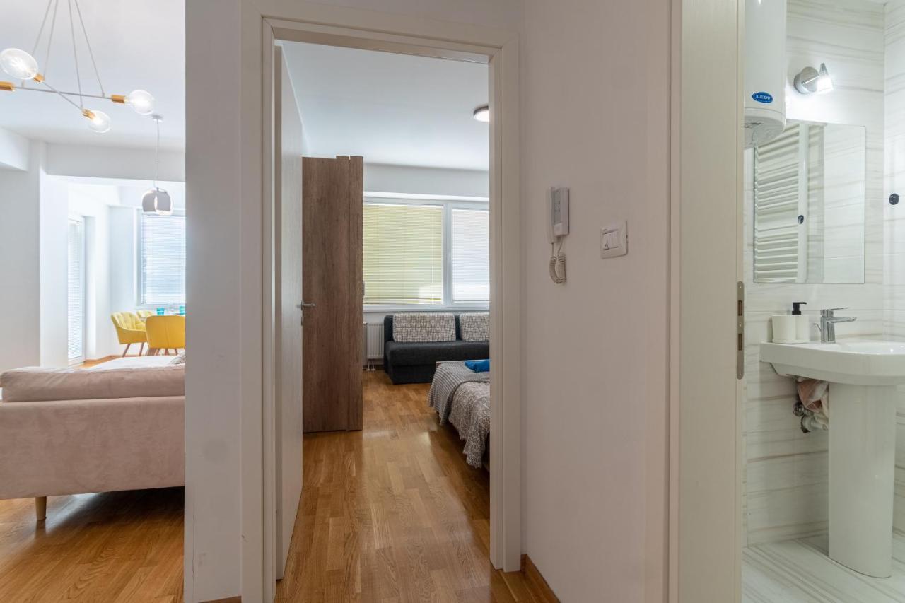 High-End Spacious Apartment Next To City Mall Σκόπια Εξωτερικό φωτογραφία